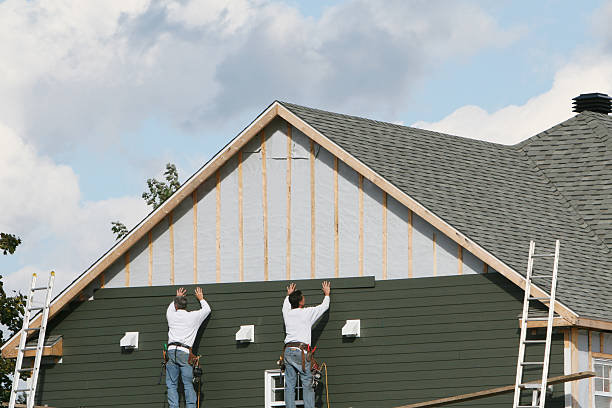Professional Siding Installation technician working in Akron, IN